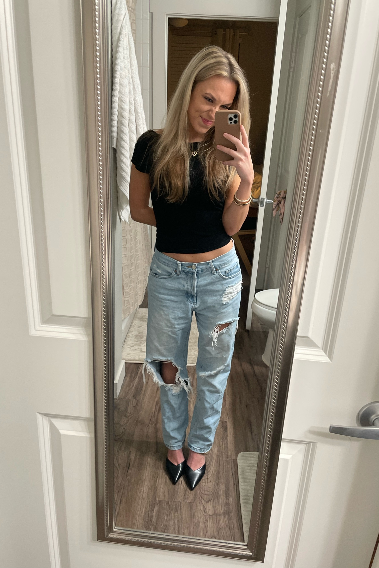 Casual winter outfit



Women’s fashion  fashion finds  fashion favorites  trendy fashion  winter look  casual look  casual outfit inspo  trendy casual fashion  style guide  what i wore  

#LTKstyletip #LTKSeasonal