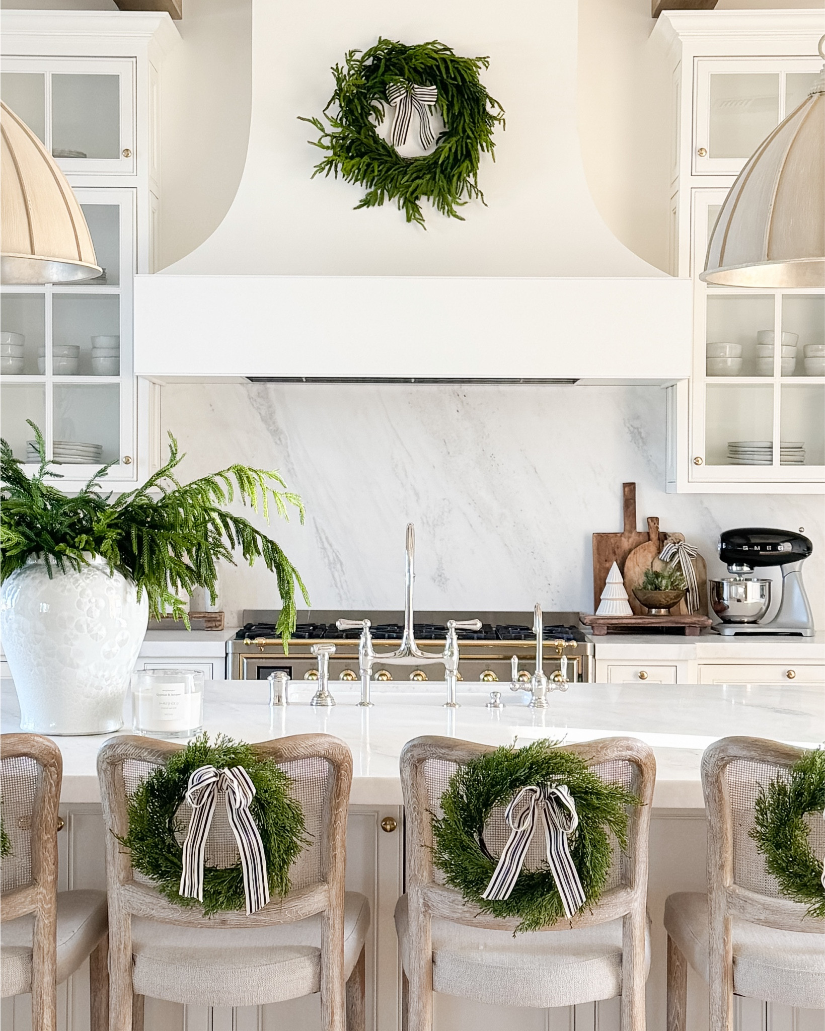 Holidays and Black Friday sales are now in full swing! Sharing some of my favorite furniture pieces in my home with some holiday cheer!

@kathykuohome is always my first stop when I am looking for furniture!  They have such quality pieces!  And their customer service is outstanding! #ad

#kathykuohome #ltkhome @shop.ltk #liketkit liketk.it #ad

#LTKCyberWeek #LTKHome #LTKSaleAlert