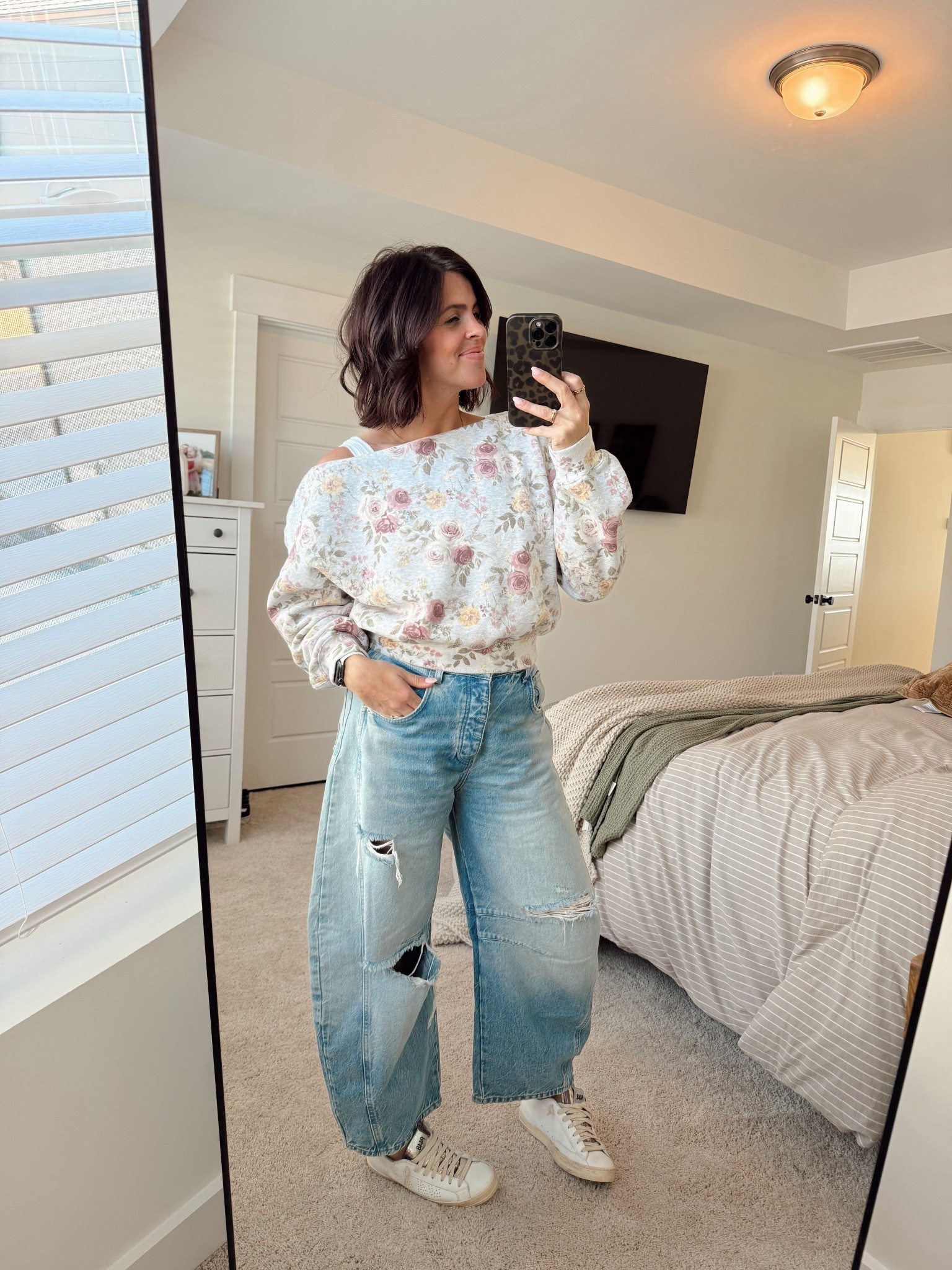 Barrel jeans are truly a staple in my wardrobe! 

#LTKMidsize #LTKootd #LTKmomlife