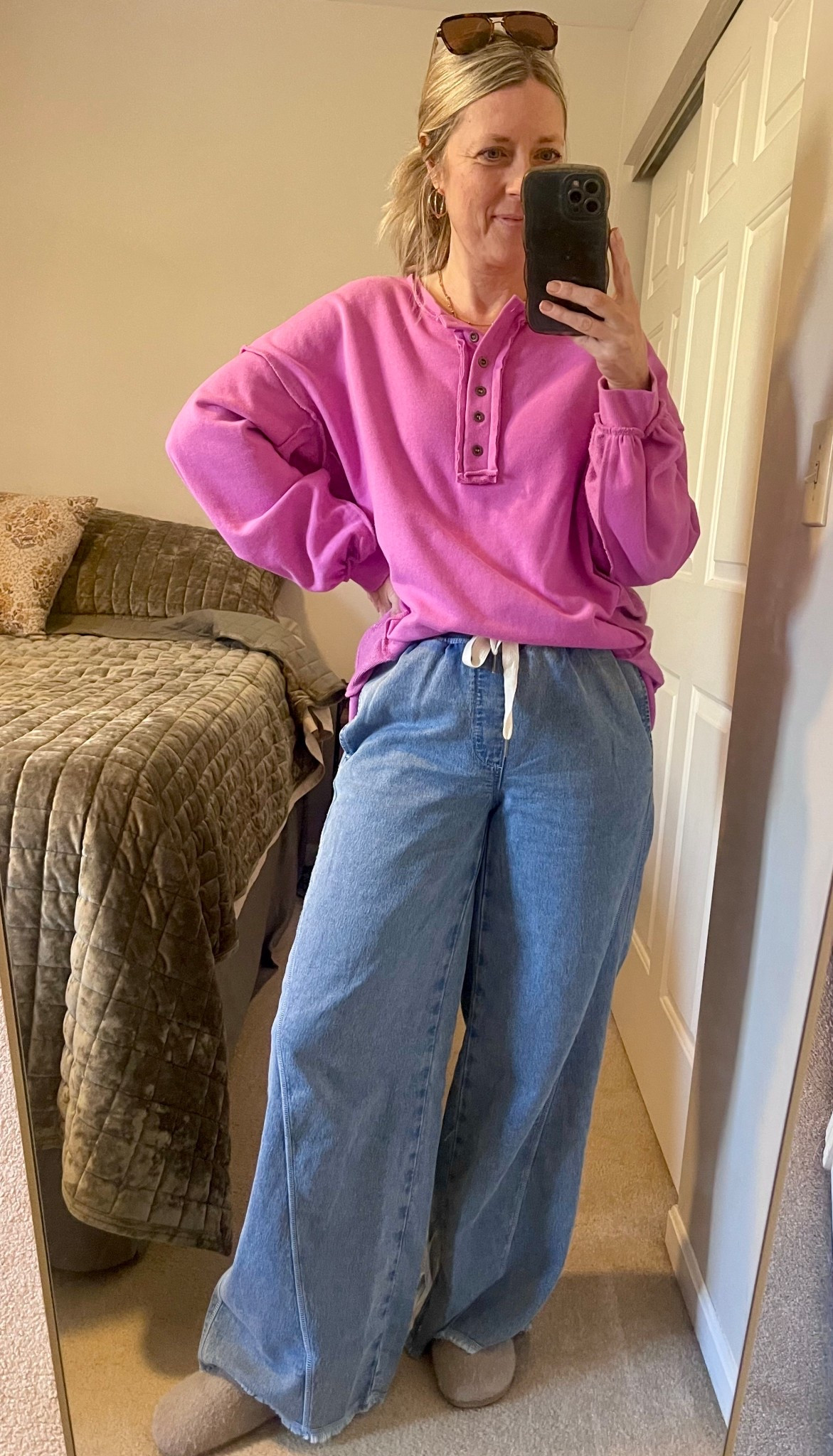 OOTD
Pants that look like jeans but feel like pj’s!

Aerie Soft Landing Trousers-small regular (I’m 5’6 the do run big)
Amazon sweatshirt-small

#LTKFindsUnder100 #LTKStyleTip #LTKSeasonal