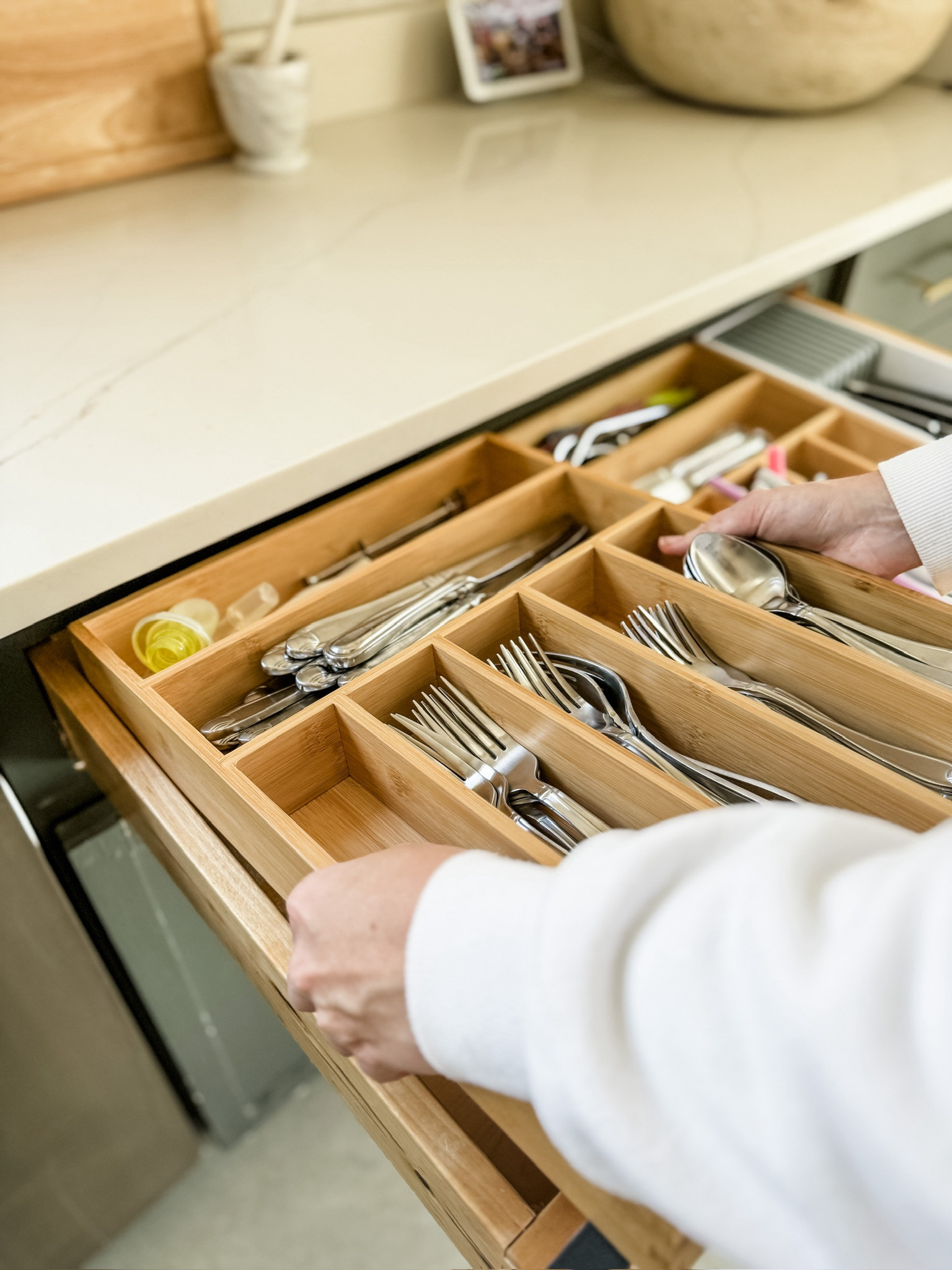  I am enjoying my new drawer organizing inserts. I purchased a couple of these bamboo organizers to fit my wide set drawers plus this compact knife insert to fit on the end. A great way to store all of our adult + kid utensils all in one place. 

Storage, storage solutions, Cabinet organization, pantry organization, organization, drawer organizer, Amazon, Amazon home, Amazon must haves, Amazon finds, amazon favorites, Amazon home decor, kitchen organization, kitchen drawer bamboo organizing, knife storage #amazon #amazonhome



#LTKFamily #LTKHome #LTKFindsUnder50