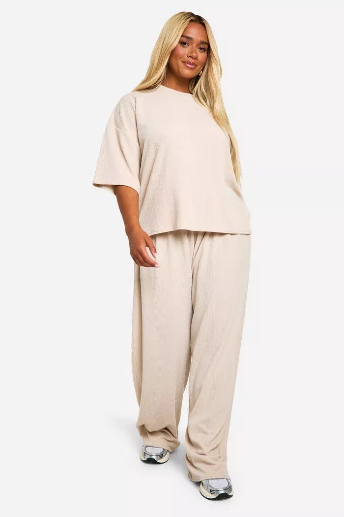 Plus T-Shirt & Wide Leg Pants Two-Piece | boohoo (US & Canada)