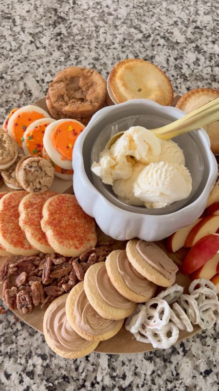 Fall dessert tray with same day grocery pick up! #AD #walmart @walmart #walmartgrocery #walmartpartner 

#LTKhome