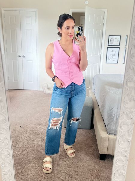 Spring Outfit Of the Day!

Spring outfit idea
Petite friendly 
Casual and chic fashion
Cute and casual outfits
Jean outfit ideas
Target sandals
Spring sandals
Summer sandals
Summer fashion ideas
Vest 
Target fashion 
Target tops


#LTKfindsunder100 #LTKSeasonal #LTKstyletip
