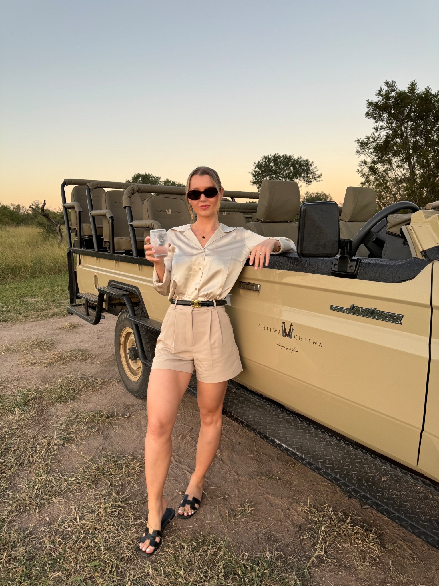 Cute satin shirt & shorts safari look

#LTKtravel