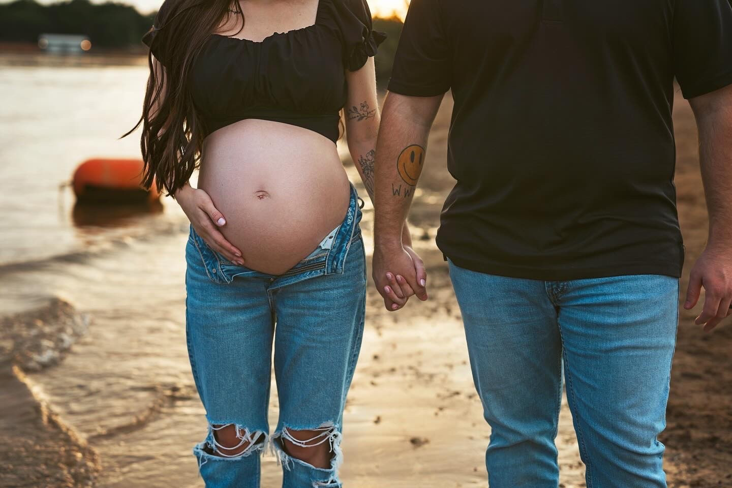 My maternity photoshoot outfit 🤍

Wearing:

• Maternity jeans
• Black crop top
• Casual pregnancy photos outfit

If you’re looking for:
casual maternity photoshoot outfit
jeans maternity pictures
modern maternity photo ideas
minimal maternity shoot outfit

This combo is simple, flattering, and bump-focused.

Maternity photo outfit | casual maternity look | pregnancy photoshoot outfit | jeans and crop top maternity

Everything linked here.


#LTKgrwm #LTKBump #LTKmomlife