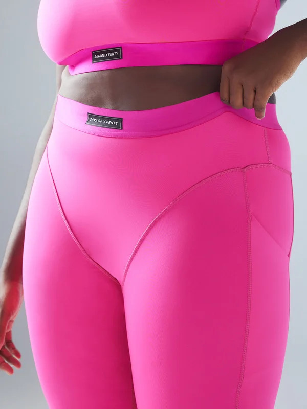 Lineup High-Waist Pocket Leggings in Pink | SAVAGE X FENTY UK United Kingdom | Savage X Fenty UK