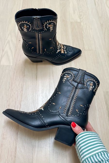 Western boots | festival boots | embroidered boots | cowboy boots | cowgirl boots | concert boots | country boots | Taylor swift concert | eras tour boots | spring boots


#LTKFestival #LTKSeasonal #LTKShoeCrush