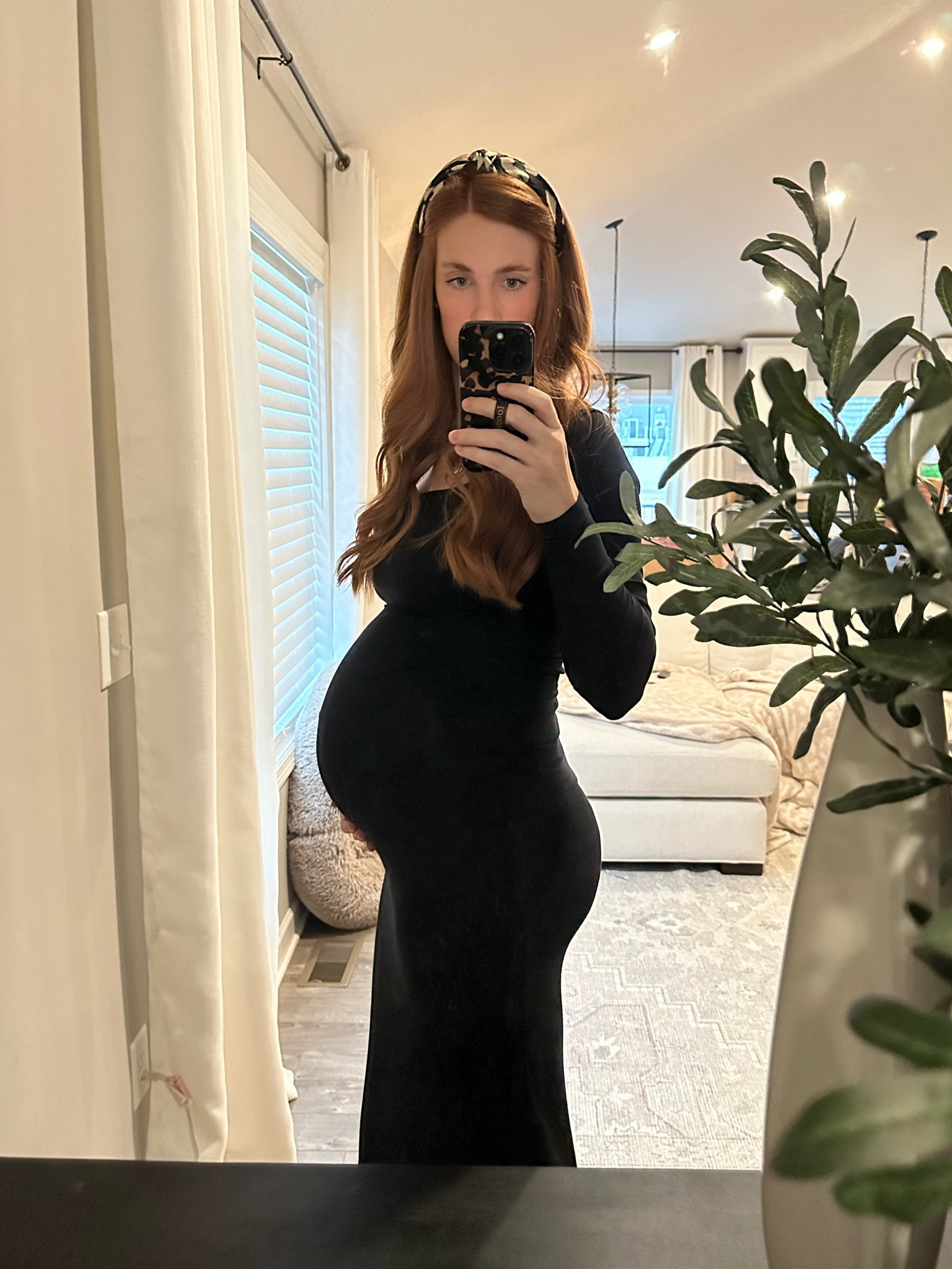 The best skims dupe that works as a maternity dress! Plus linking my fave new rug

Bump friendly

#LTKfindsunder50 #LTKHoliday #LTKbump