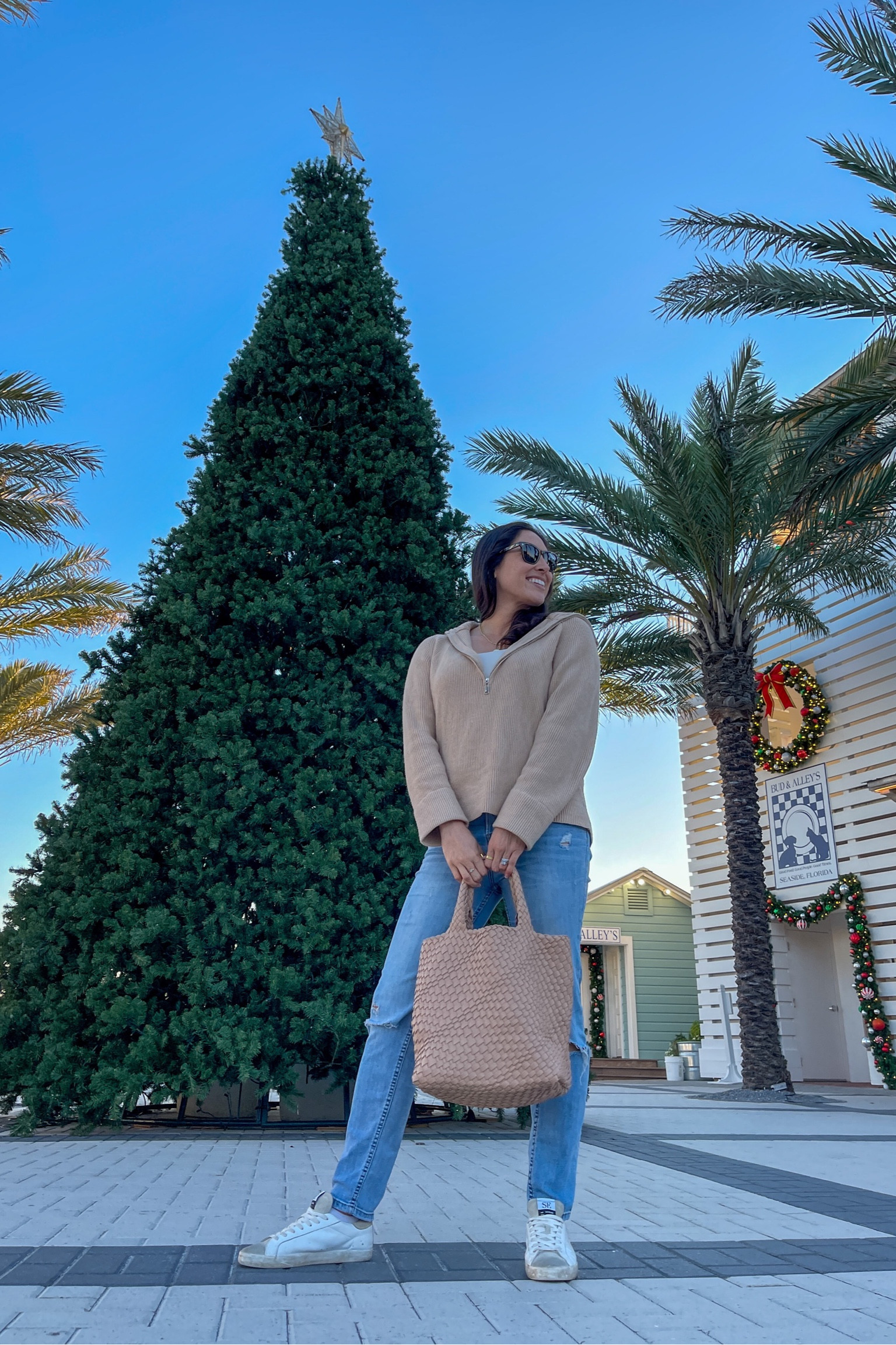 Amazon find purse and sweater 

#founditonamazon #amazonfinds #travelstyle 

#LTKtravel #LTKFind #LTKunder100