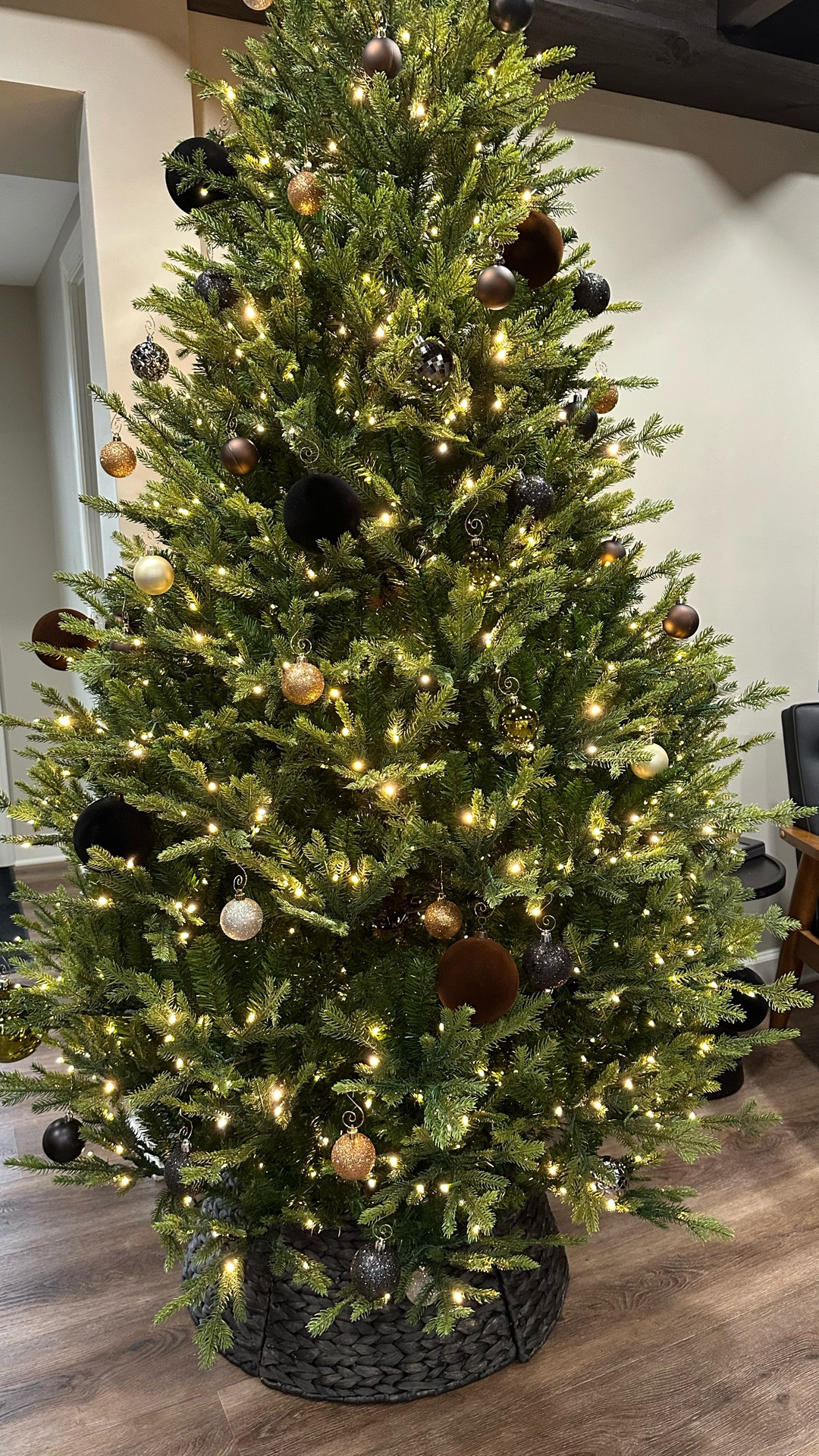 Got this really nice tree collar for my husbands coffee shop. It was really easy to put together and goes with the color theme in her shop too

#LTKHoliday #LTKSeasonal #LTKHome