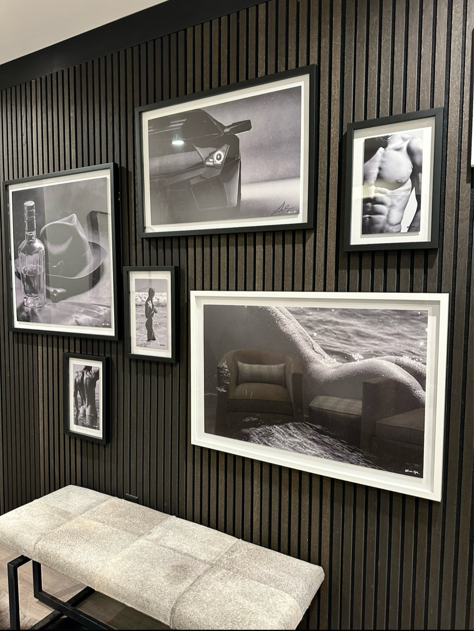 Black and white wall art decor. Black sleek and modern! #walldecor #art #interiordesign
#modern #sleek #black 

#LTKSeasonal #LTKHome #LTKU