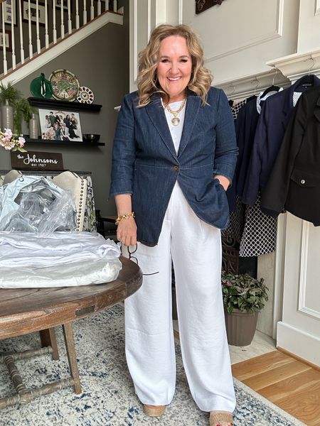 What????? I wear Abercrombie. Oh my yes I do. These trending trousers are incredible. Wearing my smaller size, a 31 regular length. Perfect either way a little 2-3” wedge. I’m a believer. 

Tshirt size XL
denim blazer size 2.0

#LTKSeasonal #LTKover40 #LTKmidsize