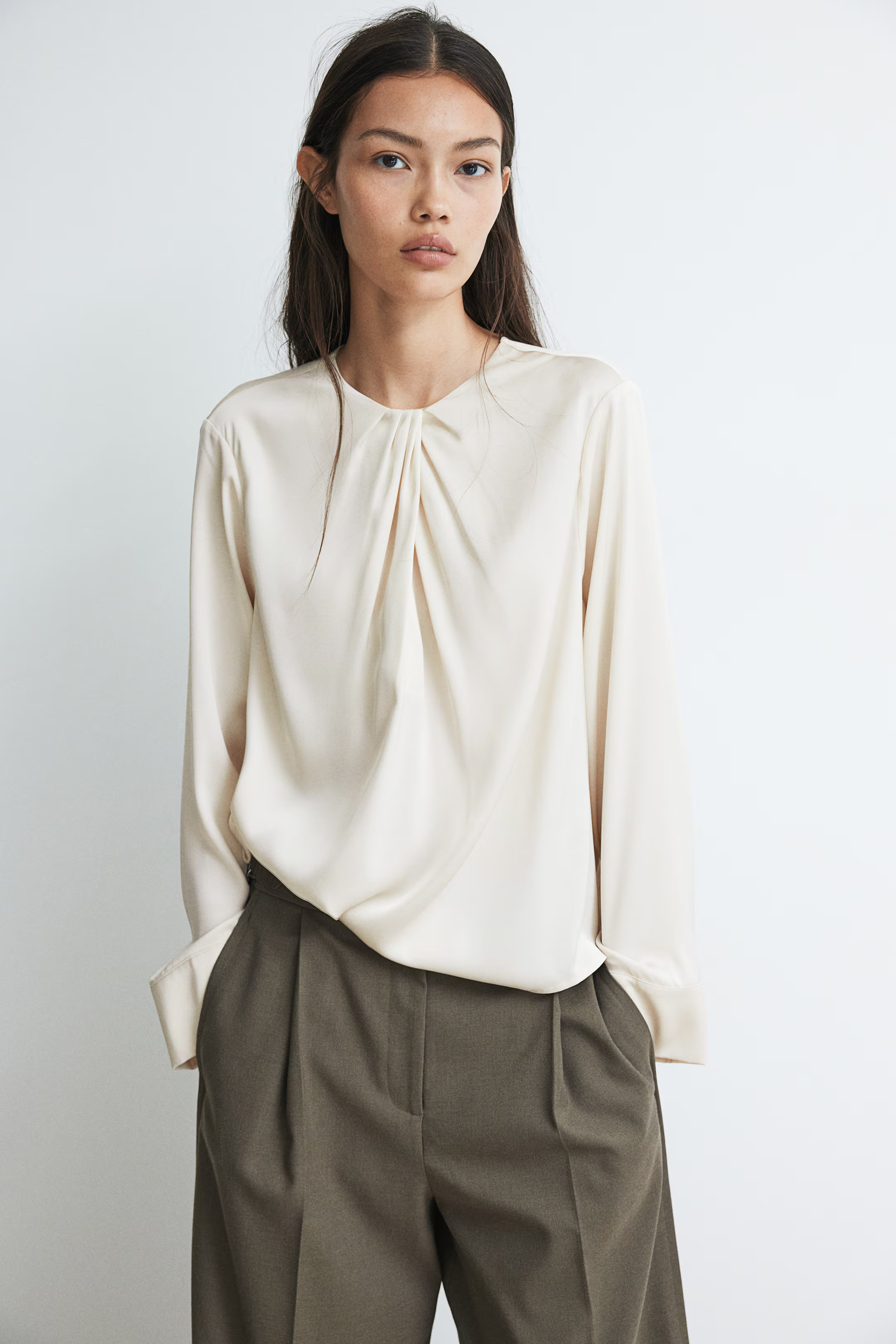 Pleat-Detail Satin Blouse - Round Neck - Long sleeve - Cream - Ladies | H&M US | H&M (US + CA)