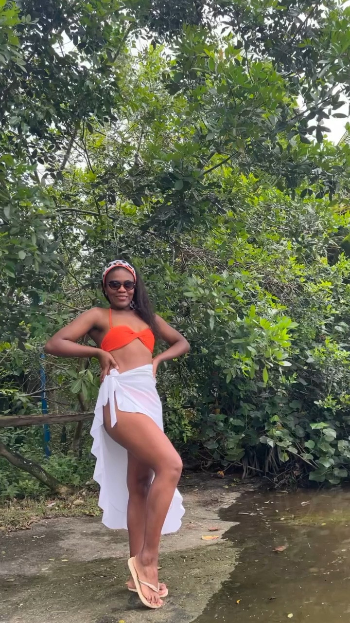 Simples detalhes que dão um charme para o seu look praiano. 💦☀️

 E AÍ? APROVADO?

#lookpraia #litoralnorte #litoralsp #praiano #praieira #garimpodakelly #grwm 

#LTKbrasil #LTKtravel