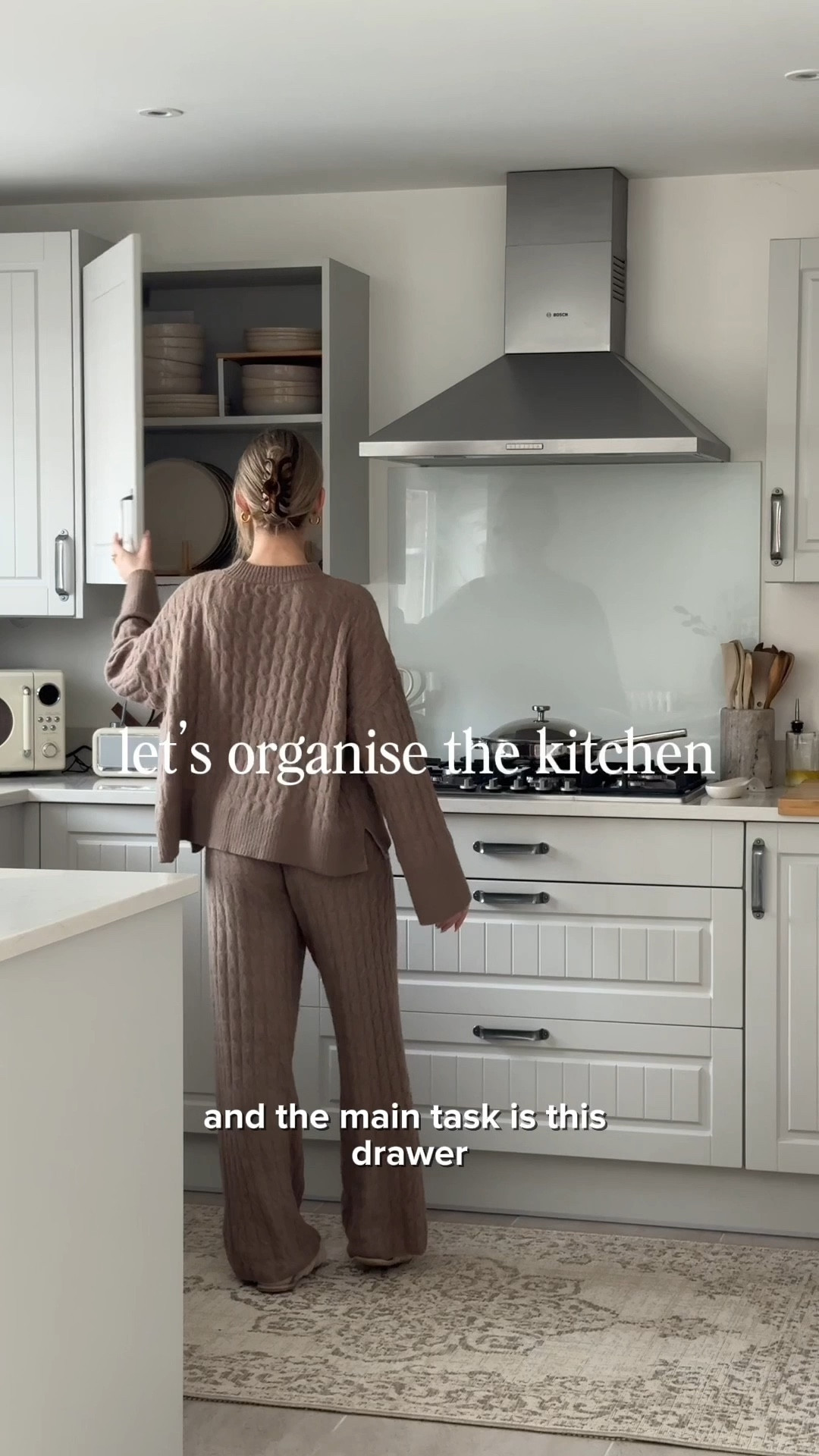 Organise the kitchen drawers with me 🫶🏻 

Amazon home finds, kitchen organisation, declutter with me, 

#LTKstyletip #LTKuk #LTKhome
