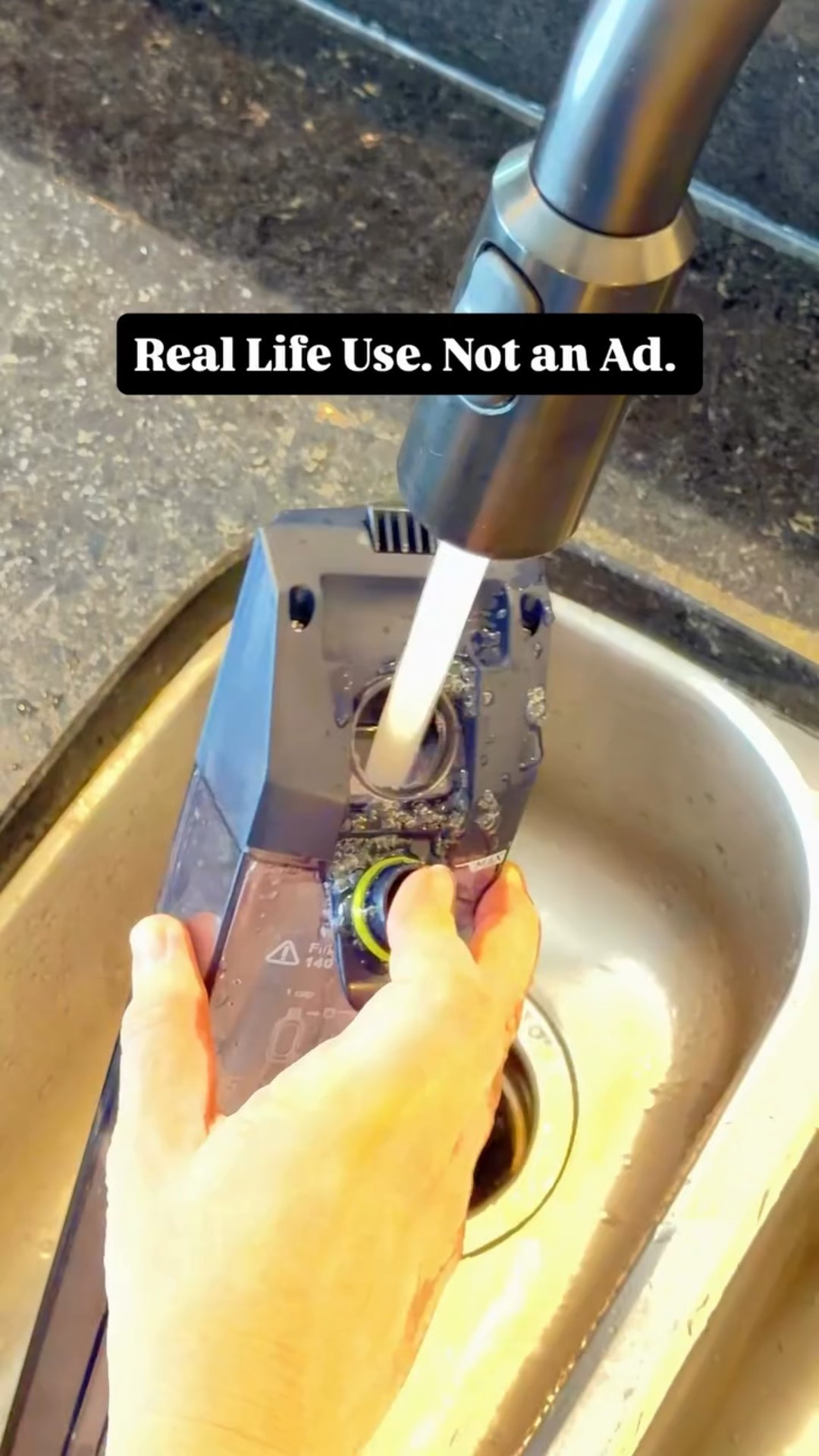 Real life use. No staging.

This is what I grab when I get home and just want the floors done without turning it into a whole thing.

Quietly obsessed with how satisfying this is.

Linked where I keep the things I actually use.