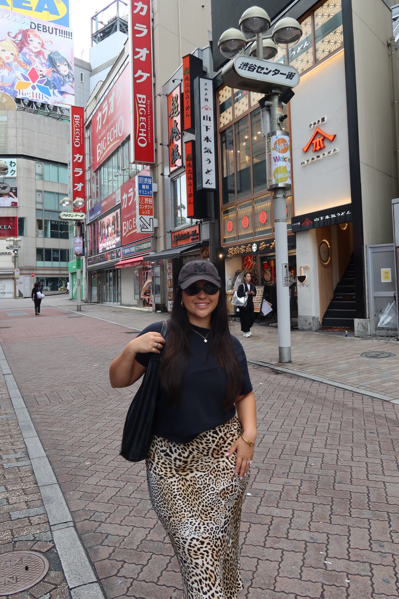 Japan day 2 outfit!!
Skirt is from Zara and no longer sold unfortunately :(

#LTKMidsize #LTKStyleTip #LTKTravel