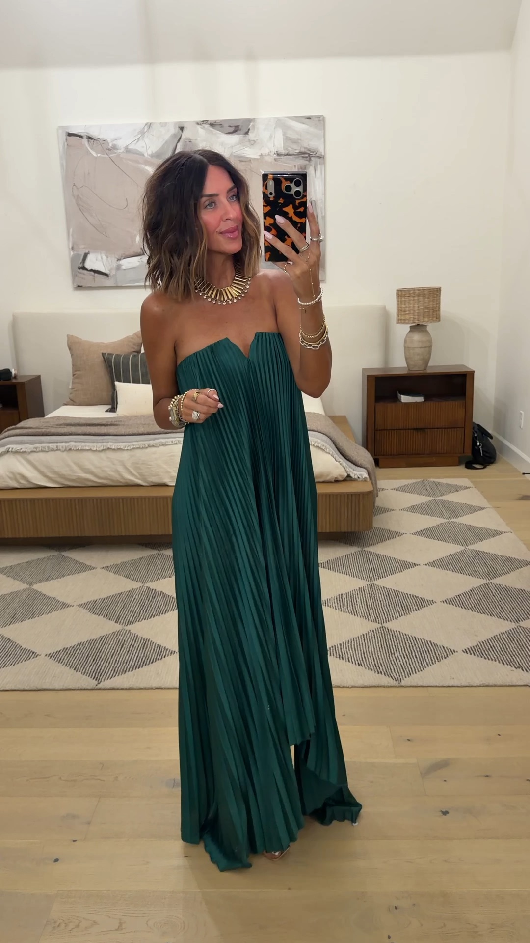 Emerald green pleated dress - size S
code: EVENT40
#LTKSaleAlert #LTKootd