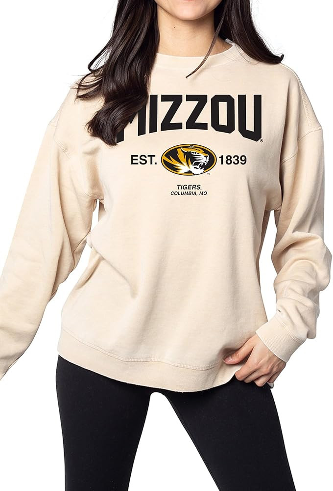 chicka-d Women's Standard Campus Crew Sweatshirt | Amazon (US)