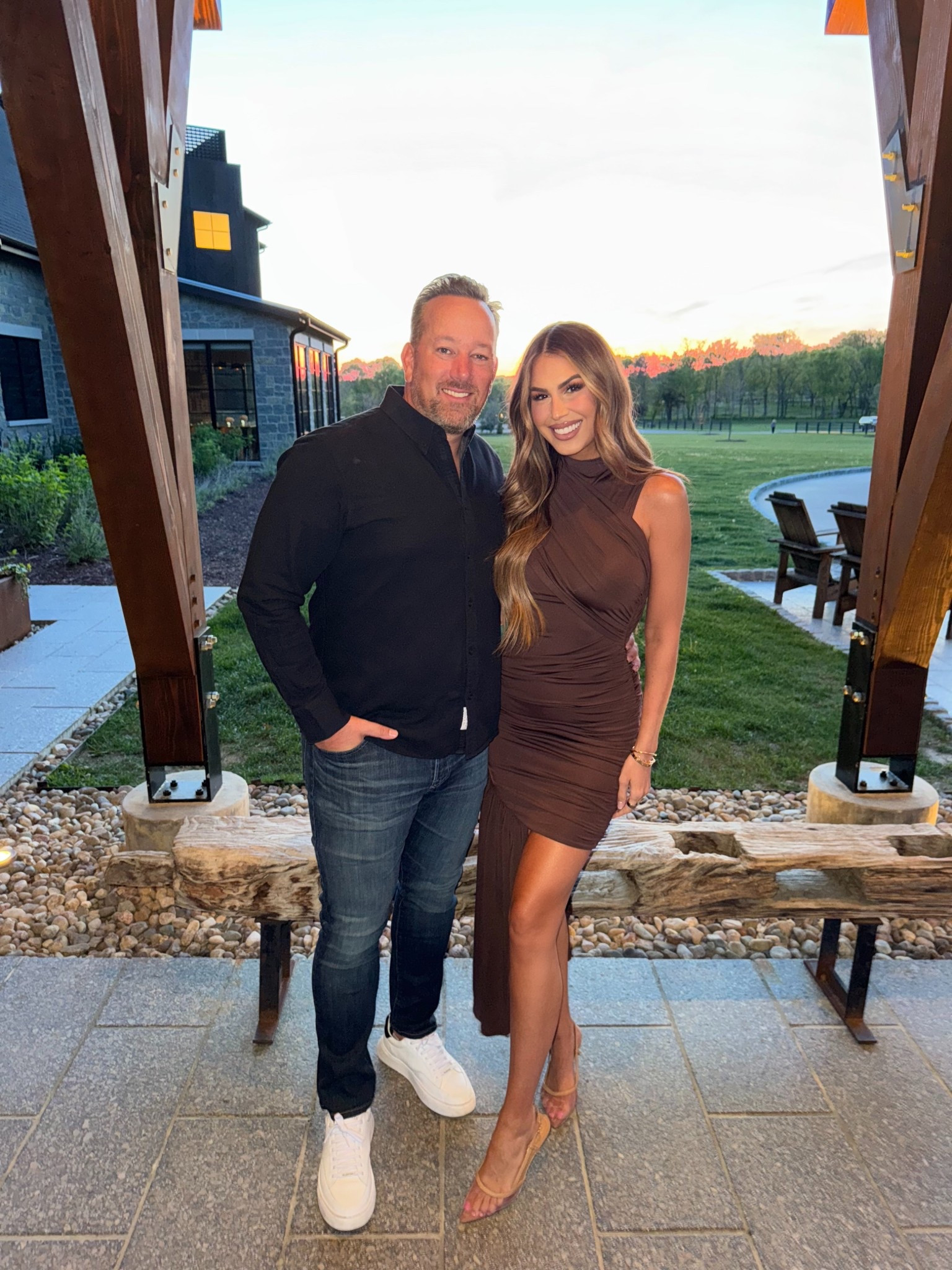 wearing a small in the dress 🤎