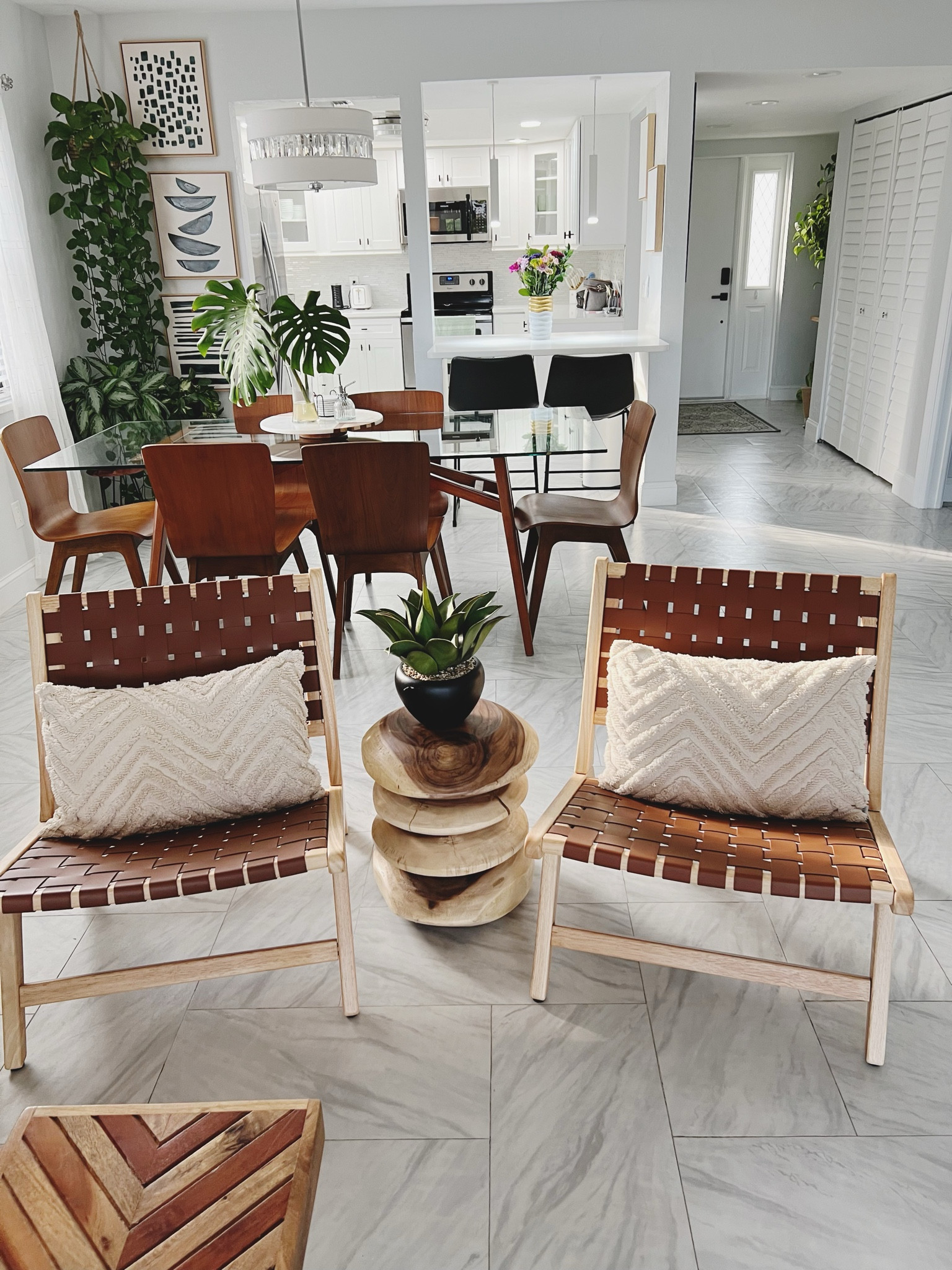 Home Decor Inspo 

Chairs from Amazon

I linked up some similar ideas for inspo!

Midcentury modern, boho modern, Amazon finds, home esthetic, lived in home, 

#LTKSeasonal #LTKhome #LTKfindsunder100