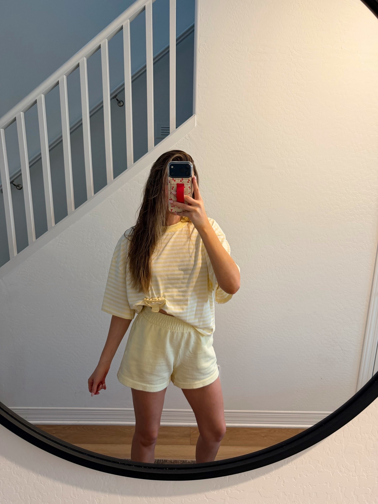 Love this butter yellow comfy fit! Wearing smalls 