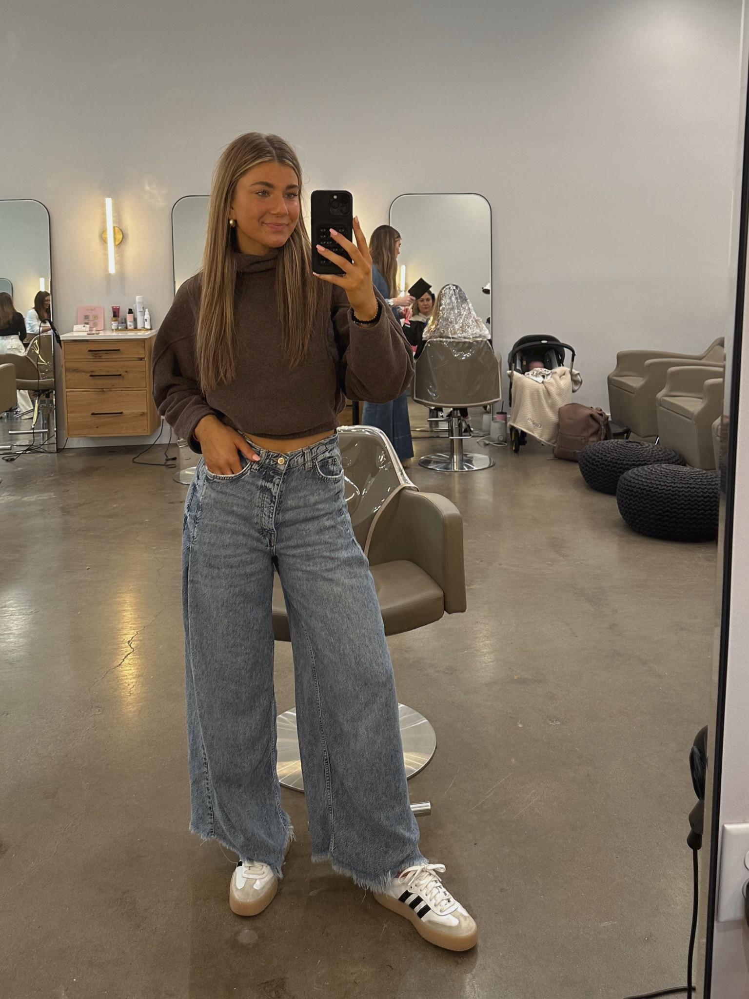 These slouchy jeans! >> 

#LTKbeauty #LTKstyletip #LTKshoecrush