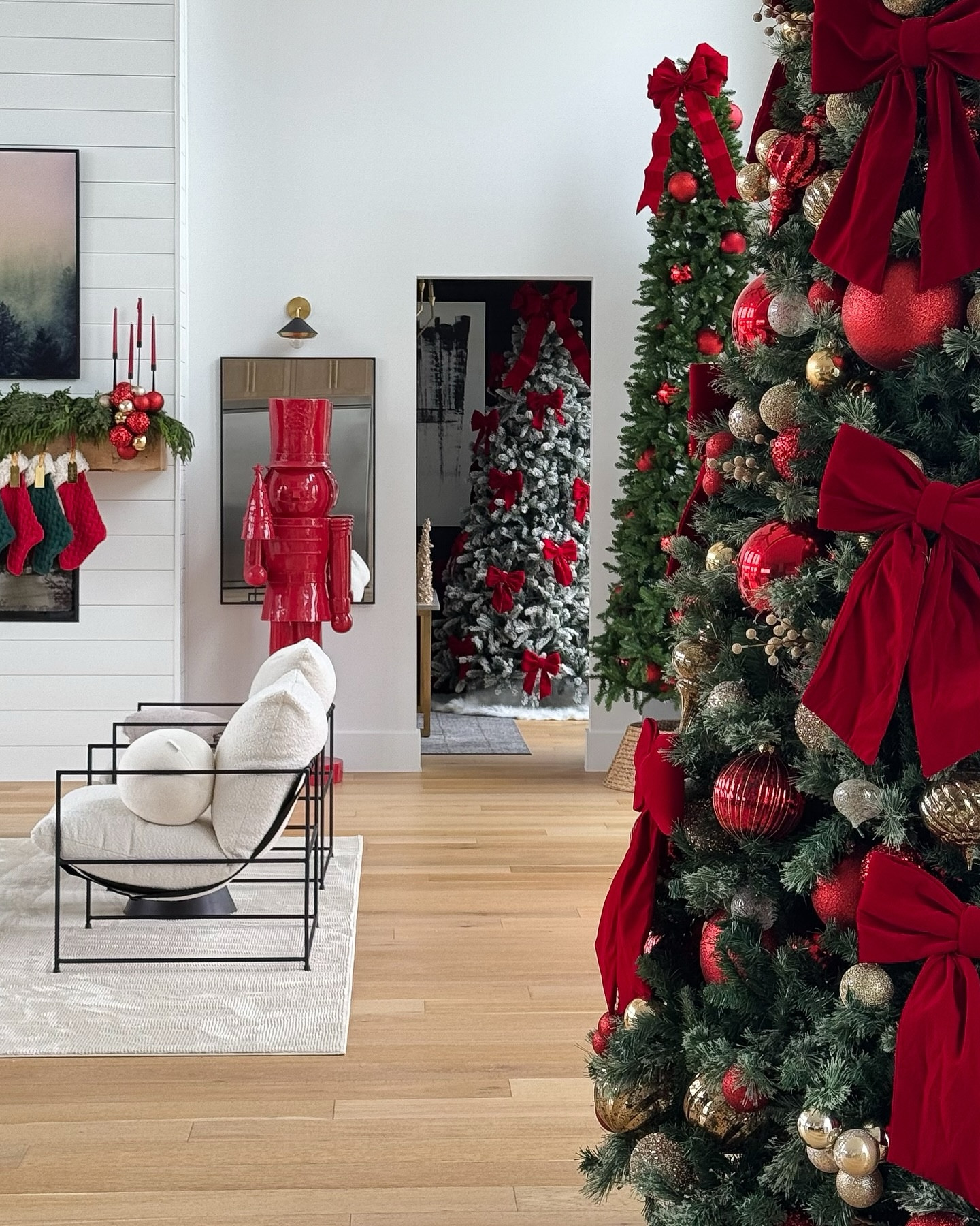 Slowing things down with some Saturday stills. Enjoy your weekend! ♥️

To make it easy in case you want to source any of the things you see, everything is linked on my LTK. You can also comment SHOP for links to be sent directly to you. 🫶🏻

#christmas #christmasdecor #christmasdecorations #christmastime #christmastree #holidaydecor #homedecor #homeinspiration #homeinspo @shop.ltk