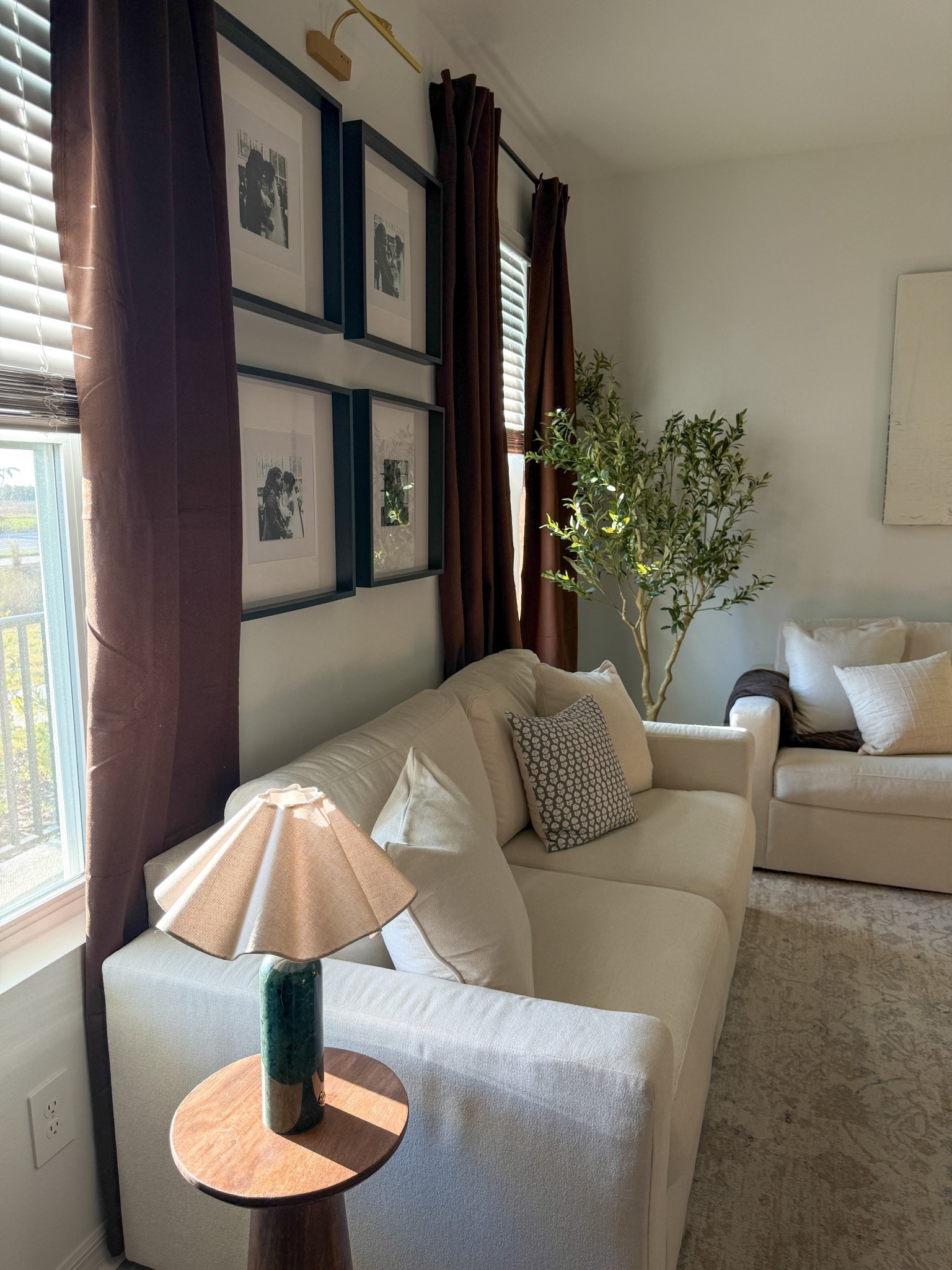 Living Room is complete 🏠✨

#LTKFindsUnder100 #LTKHome