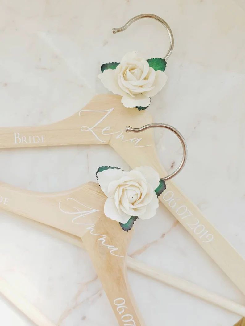White Rose Personalised wedding hangers, Bridal party gift, Maid of Honour dress hanger, Bridesma... | Etsy (US)