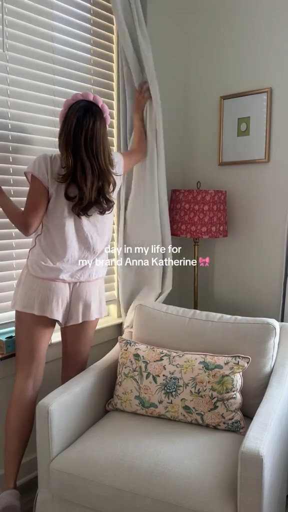 3/17 in my life !!! @annakatherine 

Work day in my life, small business, work from home, day in my life, sewing, bow trend, spring inspo, spring bedding, spring outfits 

#LTKWatchNow #LTKSpringSale #LTKFindsUnder100