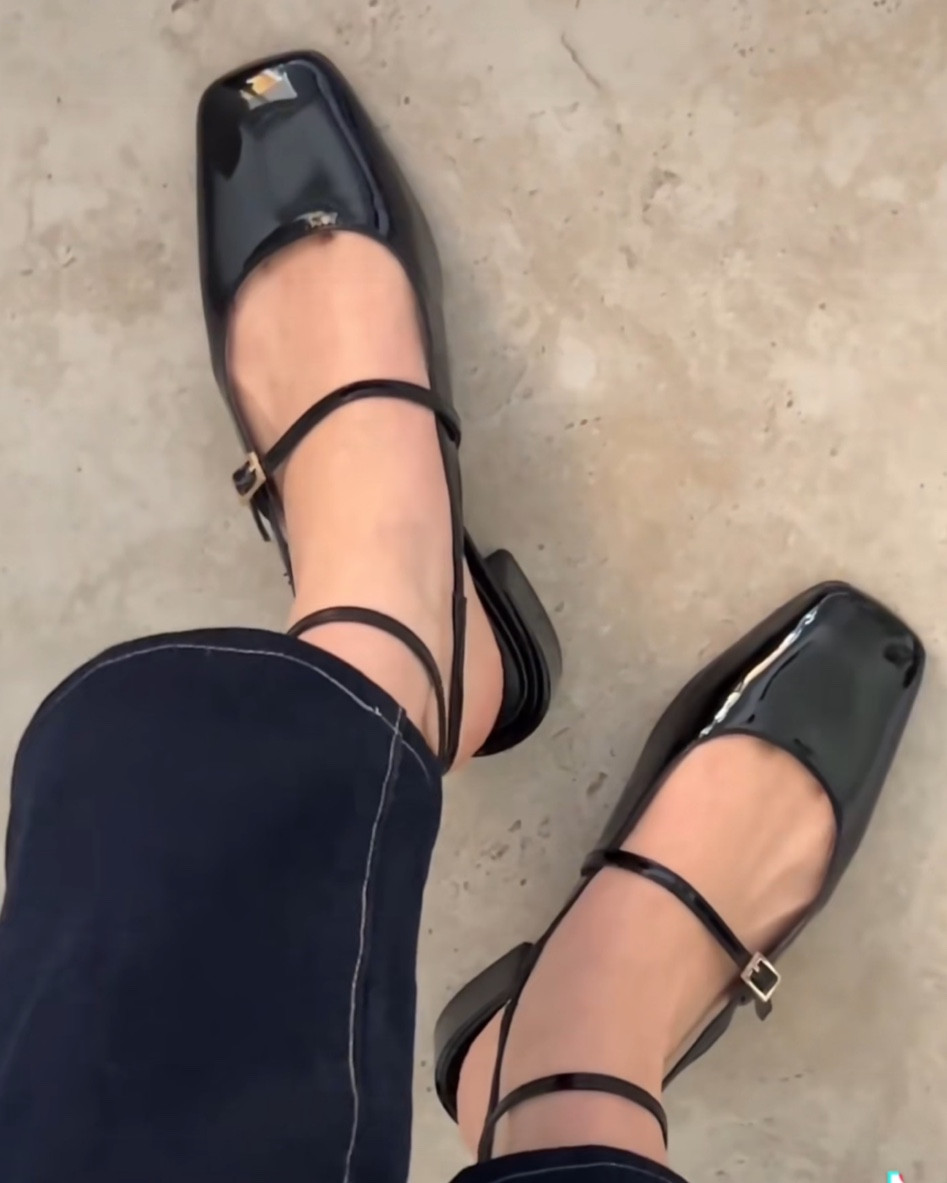 From Zara but linked alternatives 

#LTKshoecrush