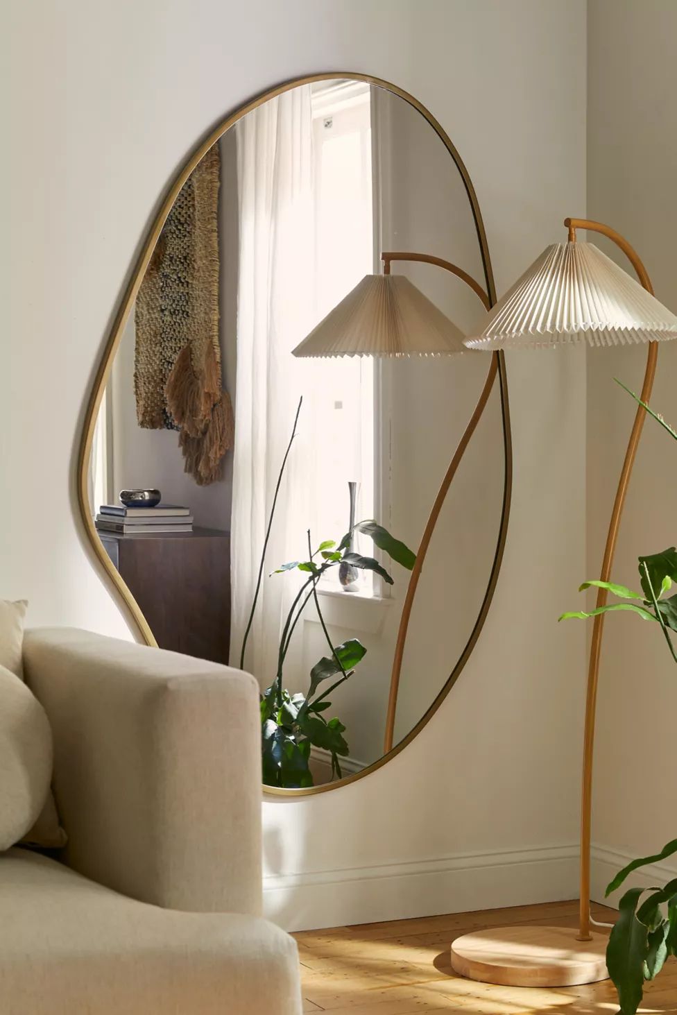 Aria Blob 23" Wall Mirror | Urban Outfitters (US and RoW)