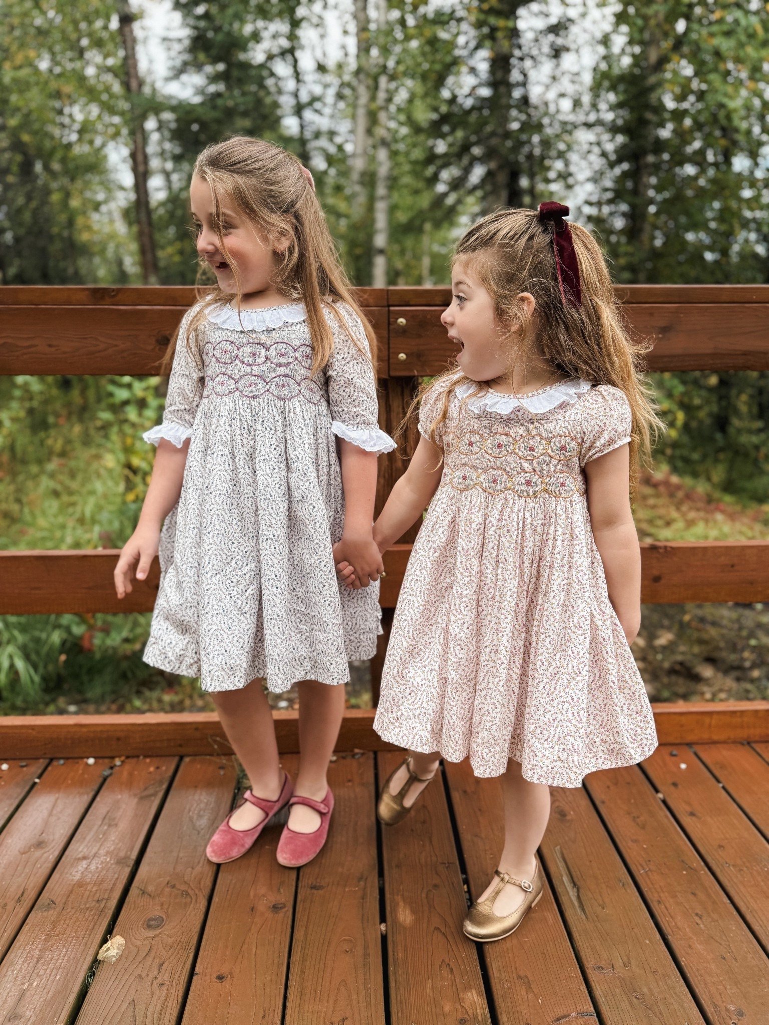 The kind of dresses that will carry you through autumn winter as a closet staple and would look SO PERFECT for Thanksgiving 