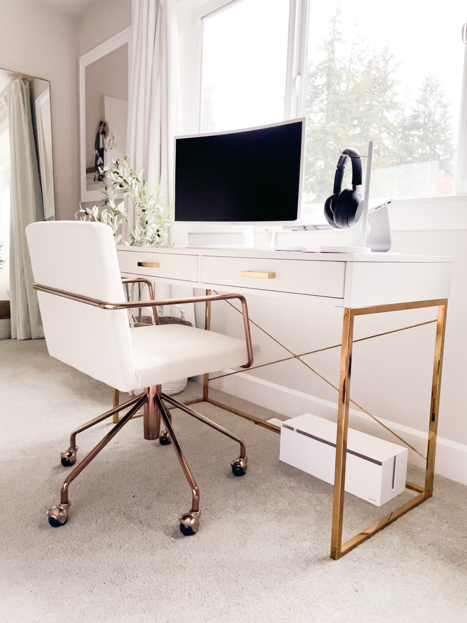 Office Setup - Office desk setup - home office - home office desk - desk must-haves - office essentials 

#LTKhome