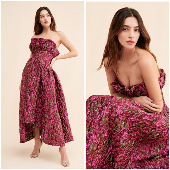 Elliatt Camellia Strapless Gown size Small | Poshmark
