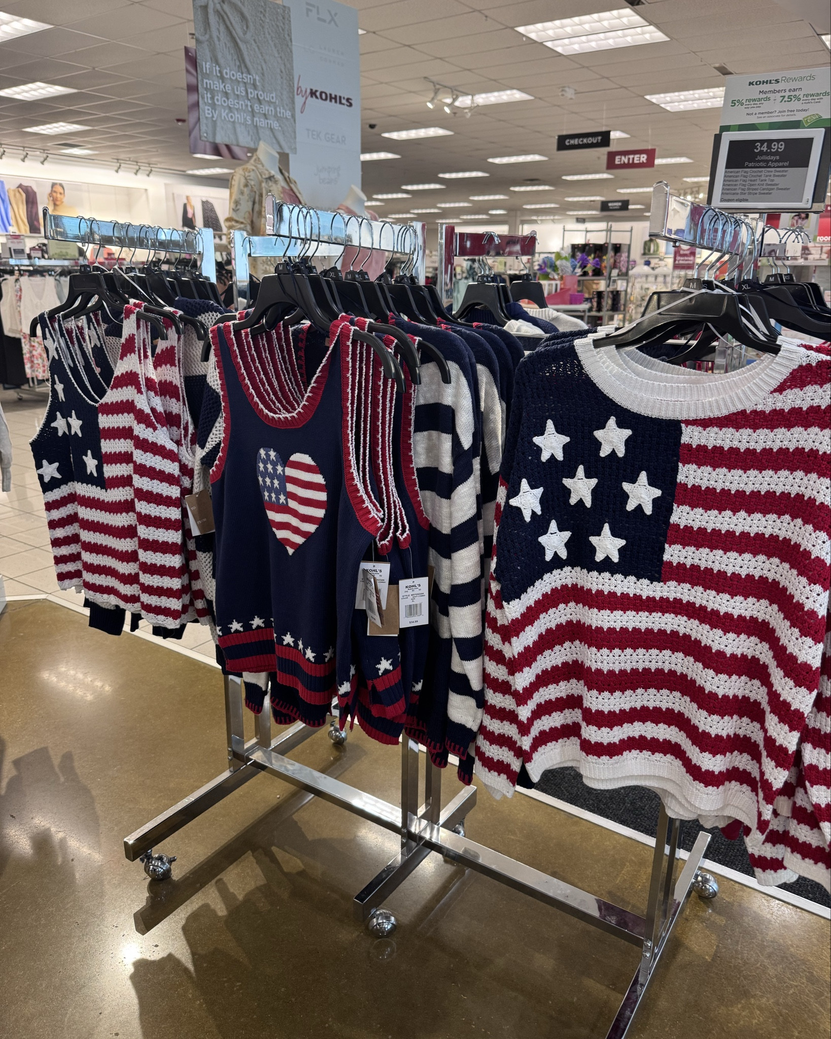 Memorial Day / Fourth of July outfits 😍😍 love these knit tops. So cute!! 