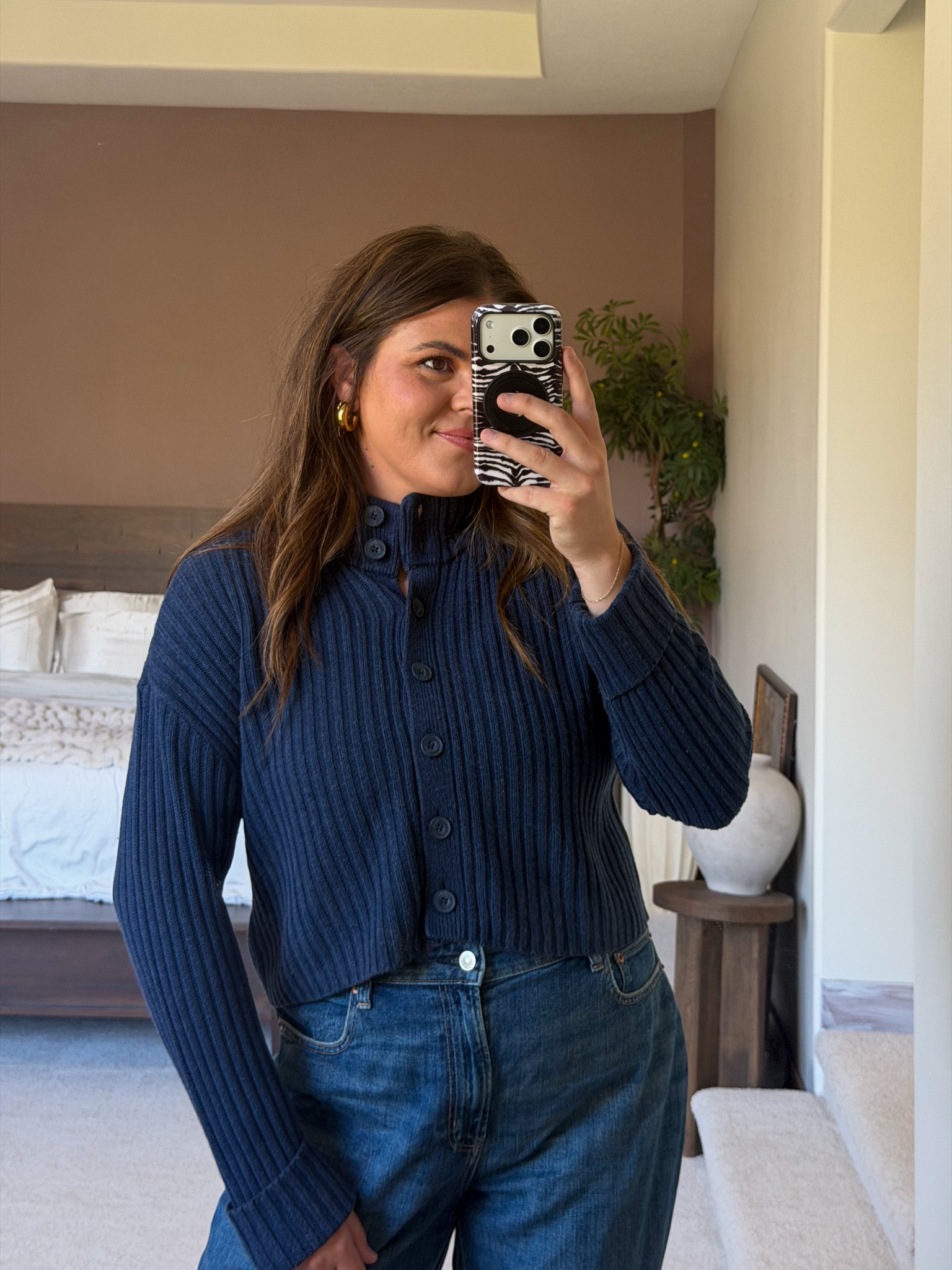 Cutest sweater for fall! Fits a smidge cropped but is so cute with high waisted bottom!
Wearing size large
@Aerie @American Eagle Outfitters 
Fall outfit 2026, midsize, size 12, size 14, mom style, curvy outfit, thick tummy approved