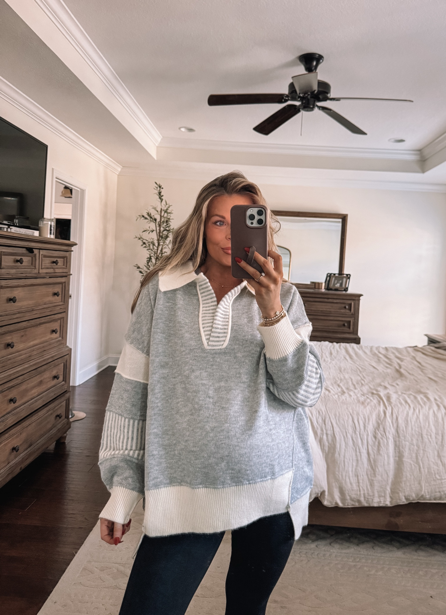 The sweater of my DREAMS! 🙌🏼☁️ Sized up to a large! Grab it for 20% off using code LAURAG20 

#LTKSeasonal #LTKFindsUnder50 #LTKStyleTip