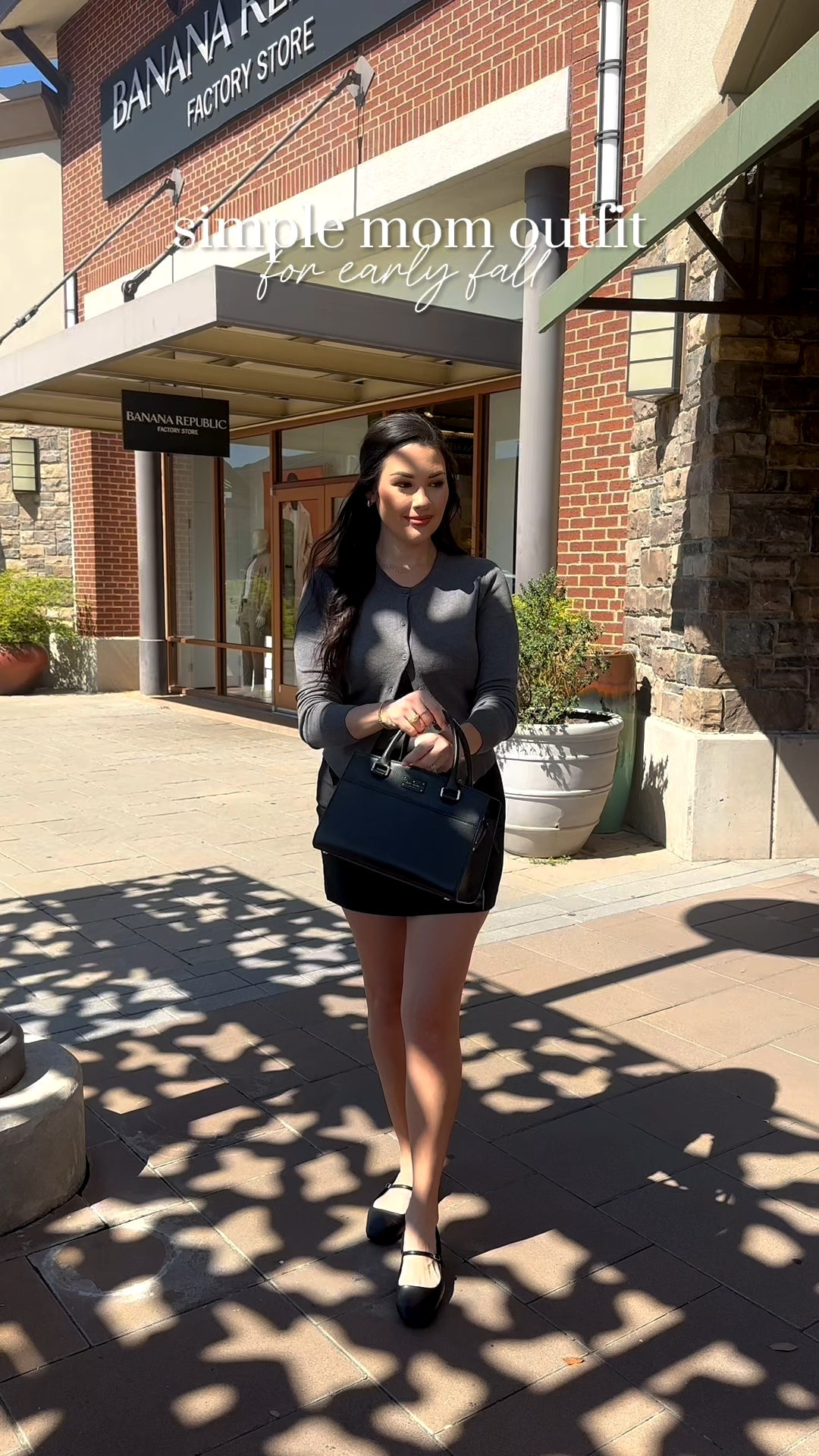 Simple mom outfit for early fall

#LTKStyleTip #LTKMidsize #LTKSeasonal