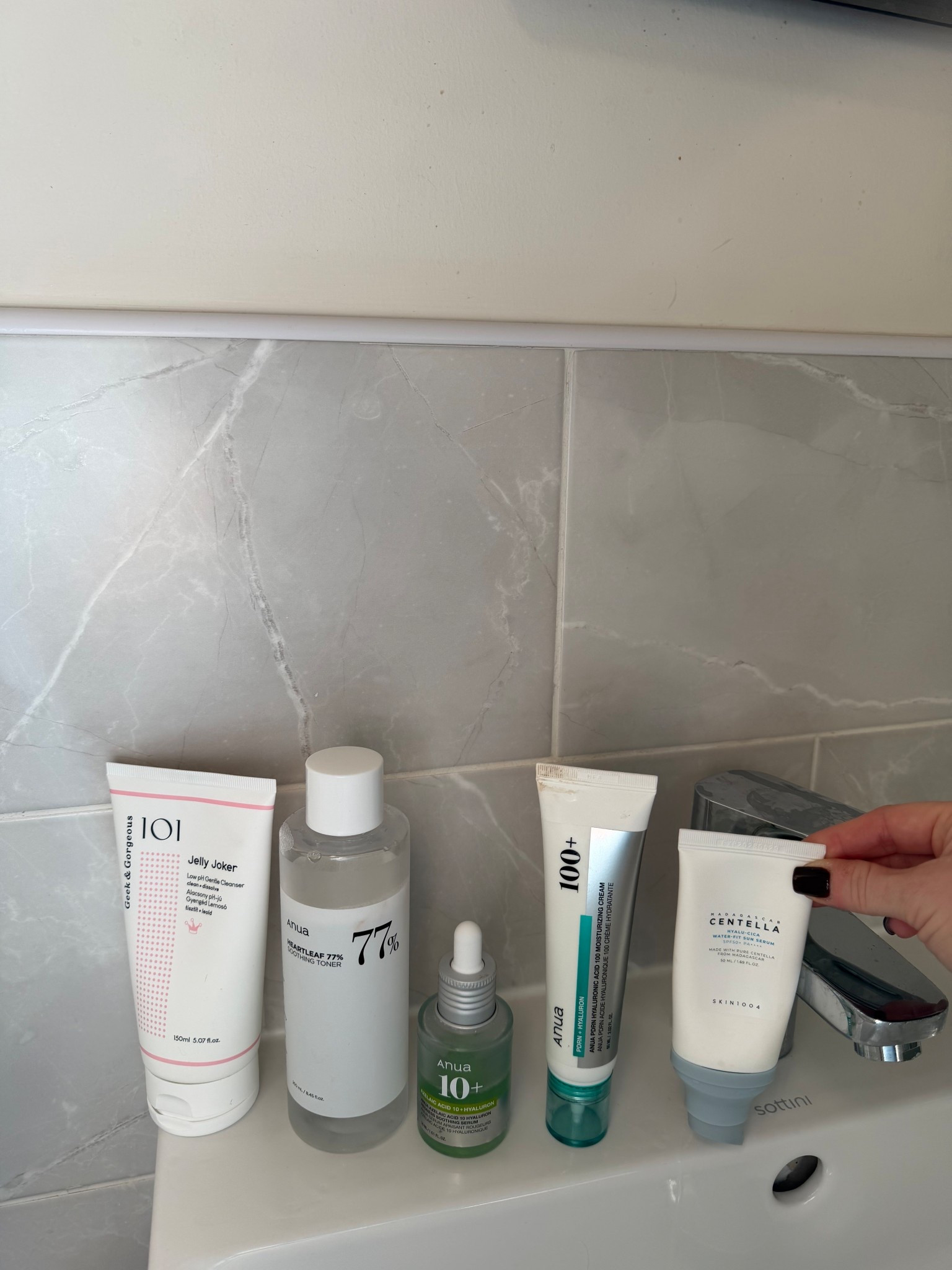 My morning #1 routine: hydration and soothing redness / flaking ✨🫧

Skincare routine
Acne prone skin 
Acne skincare routine
Hormonal acne 

#LTKspring #LTKuk #LTKbeauty