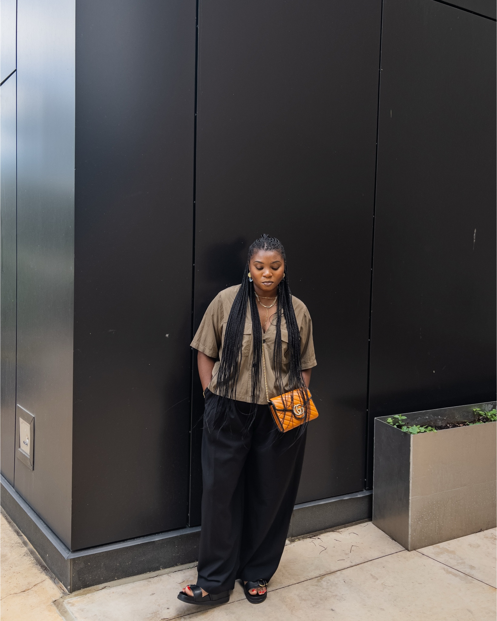 POV: It’s Friday before a 3-day weekend and I already clocked out—mentally and outfit-wise. Comfy pants, easy top, and a pop of color because we don’t do boring over here.

Y’all been peeping the Memorial Day deals? Might need to do a little retail therapy this weekend… should I drop some finds?




#LTKSaleAlert #LTKPetite #LTKMidsize