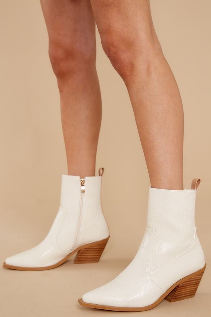 Umeko Oatmeal Lizard Ankle Booties | Red Dress 