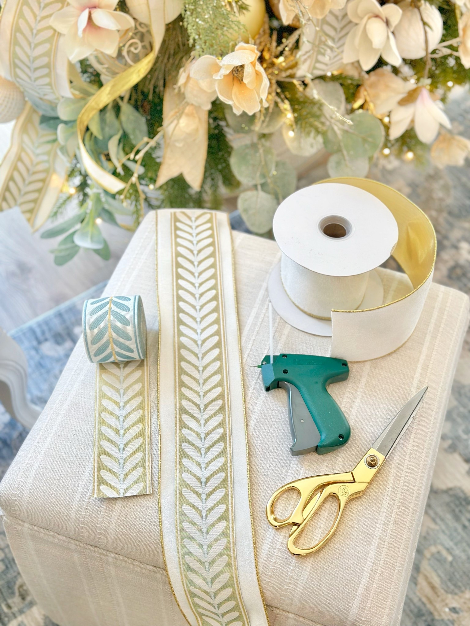 Excellent scissors for cutting ribbon! Durable and sharp even after many years of use! ✨✂️