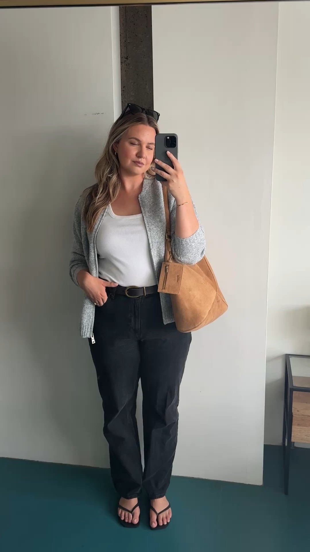 transitional midsize OOTD 🌟 

RAYBAN wayfarers sunglasses
Hourglass glossy balm [Rise]
Simply be grey bomber shacket [18]
Abercrombie high rise loose jeans [W33L]
Haviana flip flops [UK 7]


#LTKautumn #LTKsummer #LTKuk