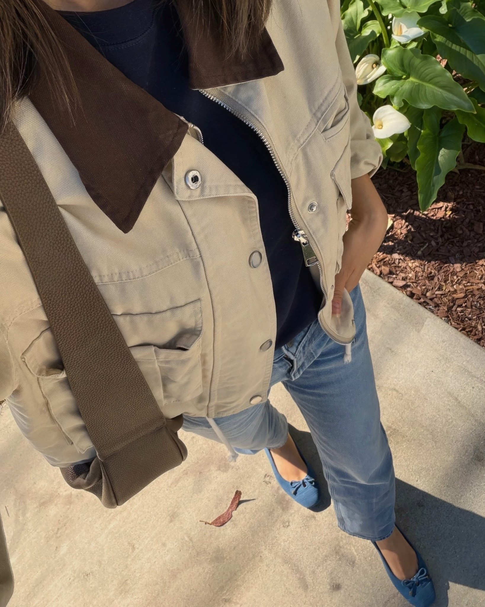 Casual spring outfit 

Amazon barn jacket - a great under $50 find & 100% cotton 
BR jeans - 25 petite 
Vionic flats - on sale under $75

#LTKootd #LTKSaleAlert