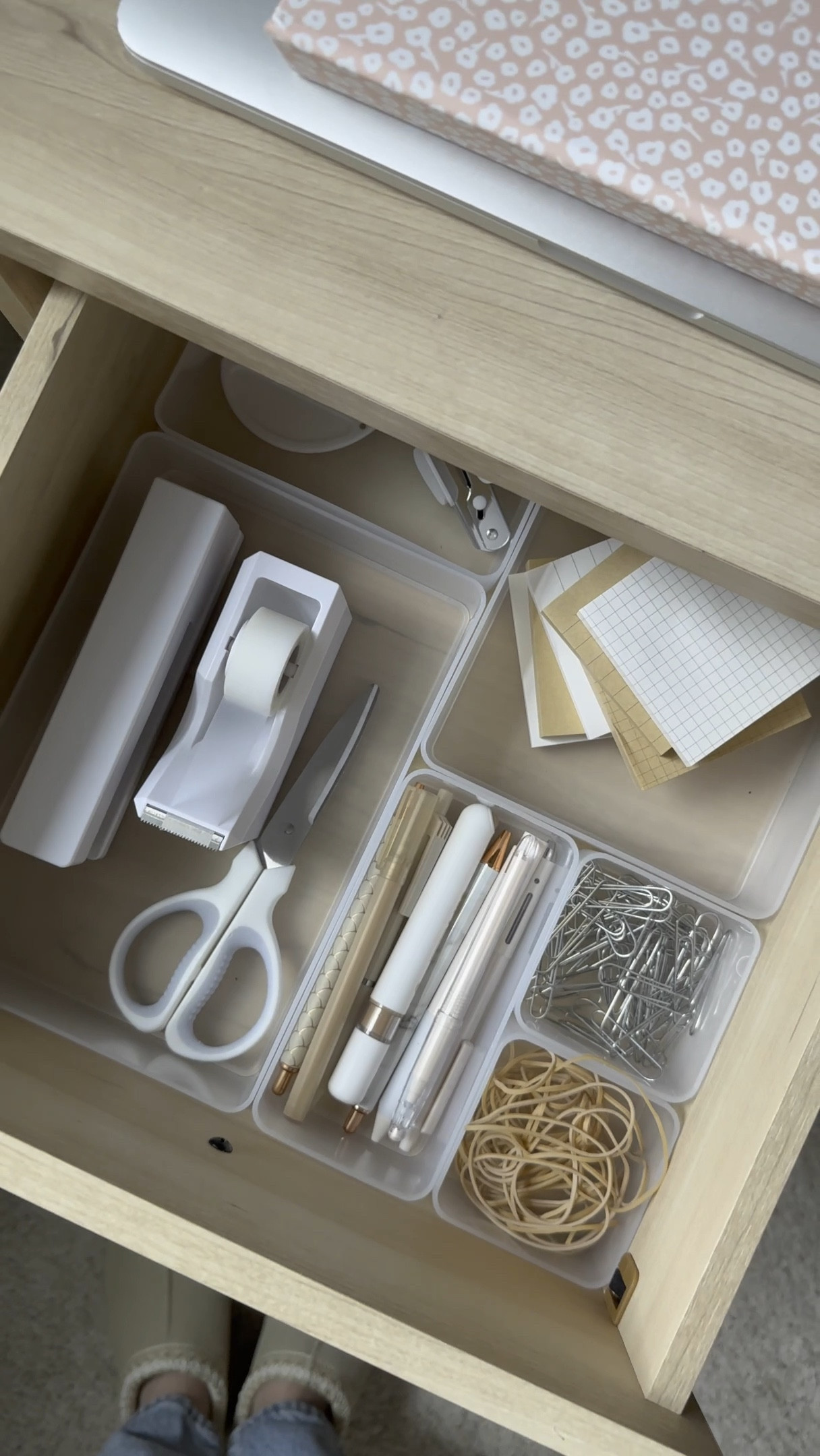 Target and Amazon aesthetic desk drawer organization ✨🤍


#LTKhome