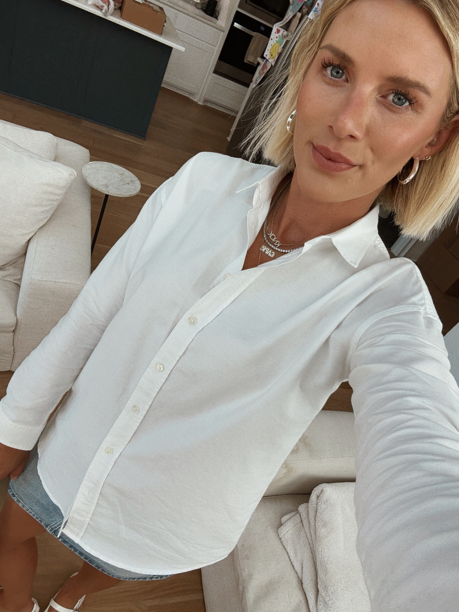 the best white button down! A little structure, but not stiff 👏🏼