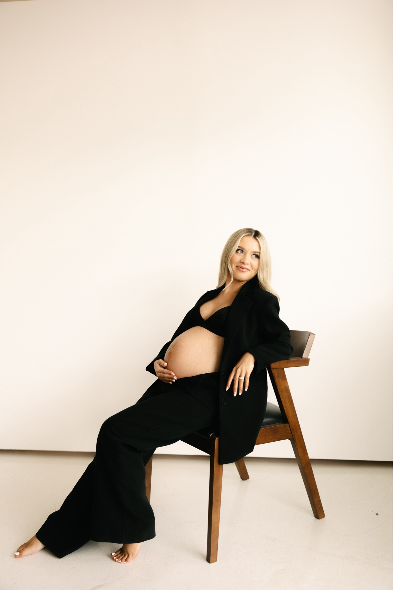 mommy to be 🖤

maternity photoshoot, maternity inspo, bump friendly, mama to be, abercrombie style 

#LTKBaby #LTKWorkwear #LTKBump